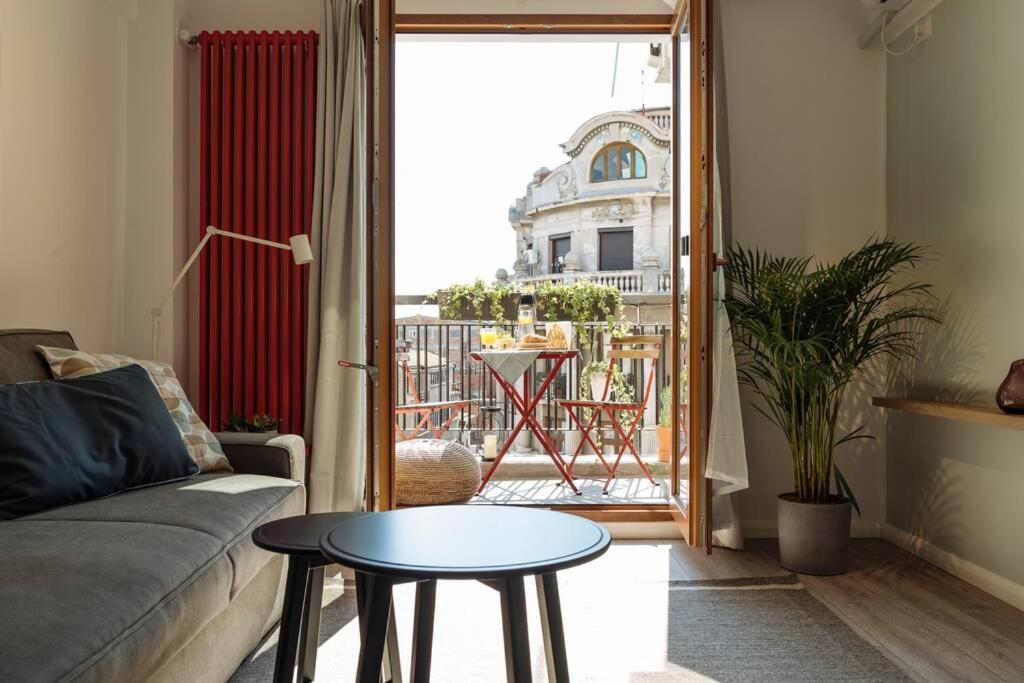 Sunny 2Br Flat - Old Town View Appartement Boekarest Buitenkant foto