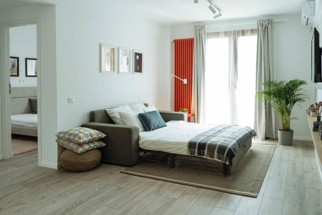 Sunny 2Br Flat - Old Town View Appartement Boekarest Buitenkant foto
